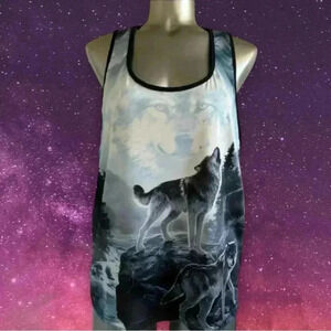 FREE 💟➕size Wolf Graphic Tank  Top